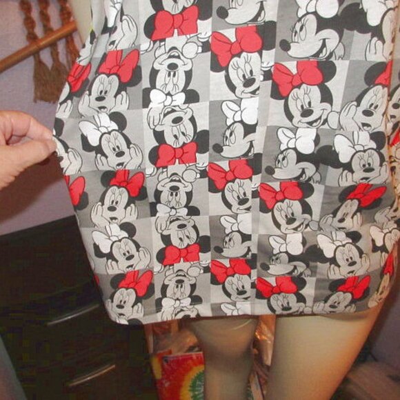 Disney Moody Minnie Mouse Ringer T-Shirt M Oversized V-Neck Short Sleeves NWT - Picture 9 of 10